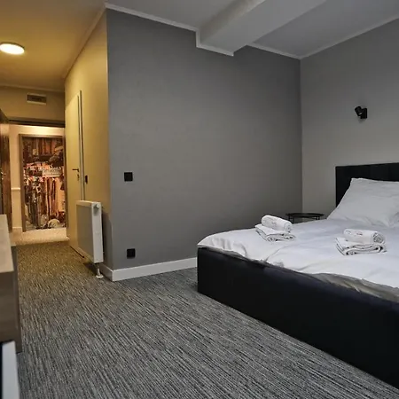 Made In Napoli By Siervo Międzybórz Hotel *