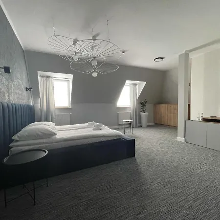 Made In Napoli By Siervo Międzybórz * Międzybórz (Oleśnica)