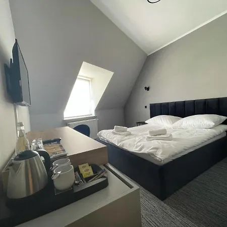 Made In Napoli By Siervo Miedzyborz מלון Neumittelwalde