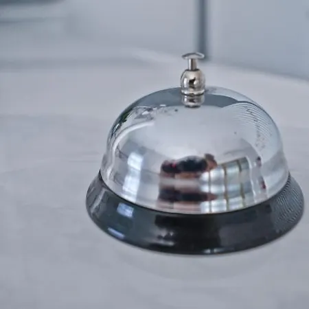 Made In Napoli By Siervo Miedzyborz מלון