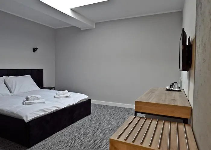 Made In Napoli By Siervo Miedzyborz Miedzyborz (Olesnica)